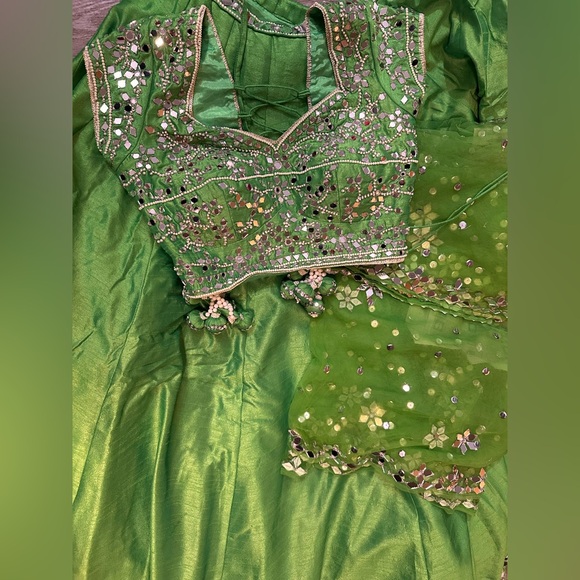 SOLD Preeti s Kapoor 3 pc lehenga set - Picture 7 of 12